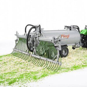 NIB Bruder 02020 Barrel Trailer w/ Spread Tubes